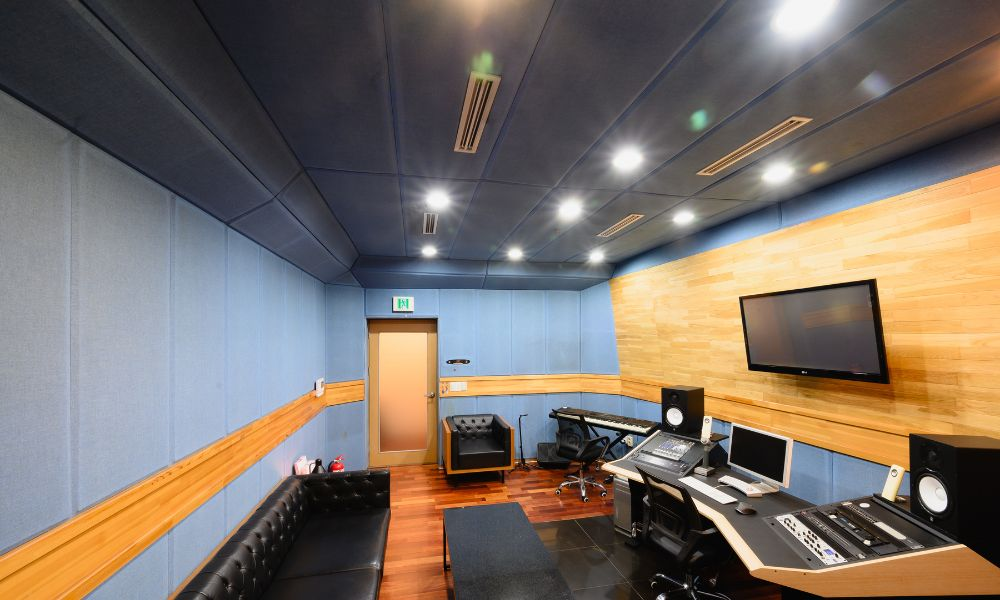 STUDIO B